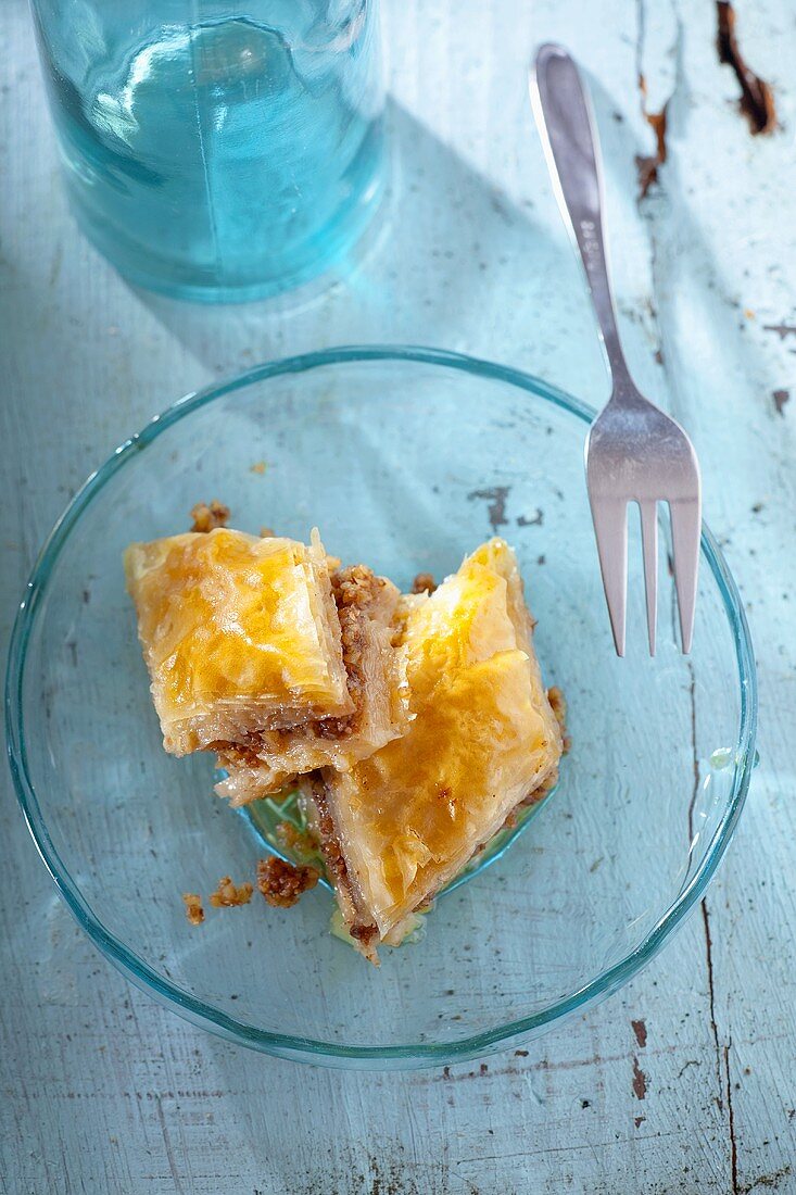 Baklava (puff pastry cake with pistachios and honey, Greece)