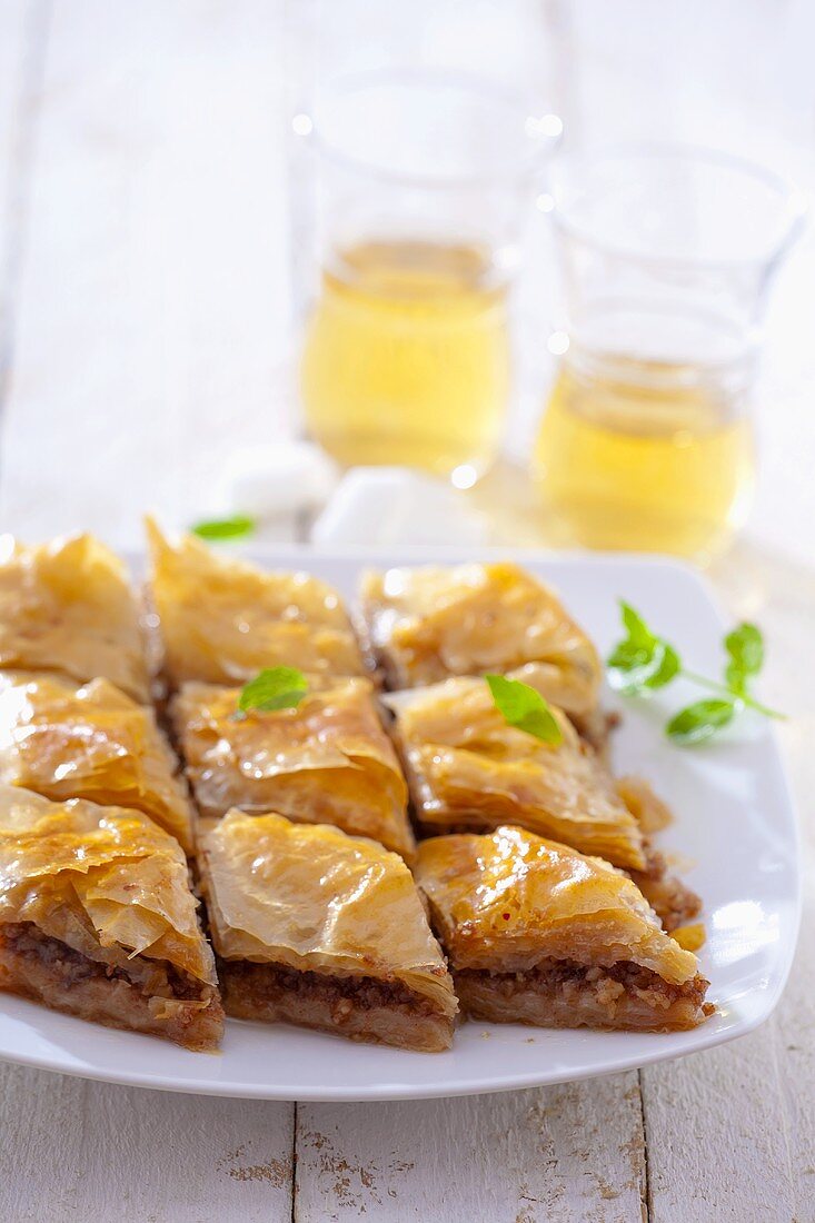 Baklava (puff pastry cakes with pistachio and honey, The Balkans, Near East)