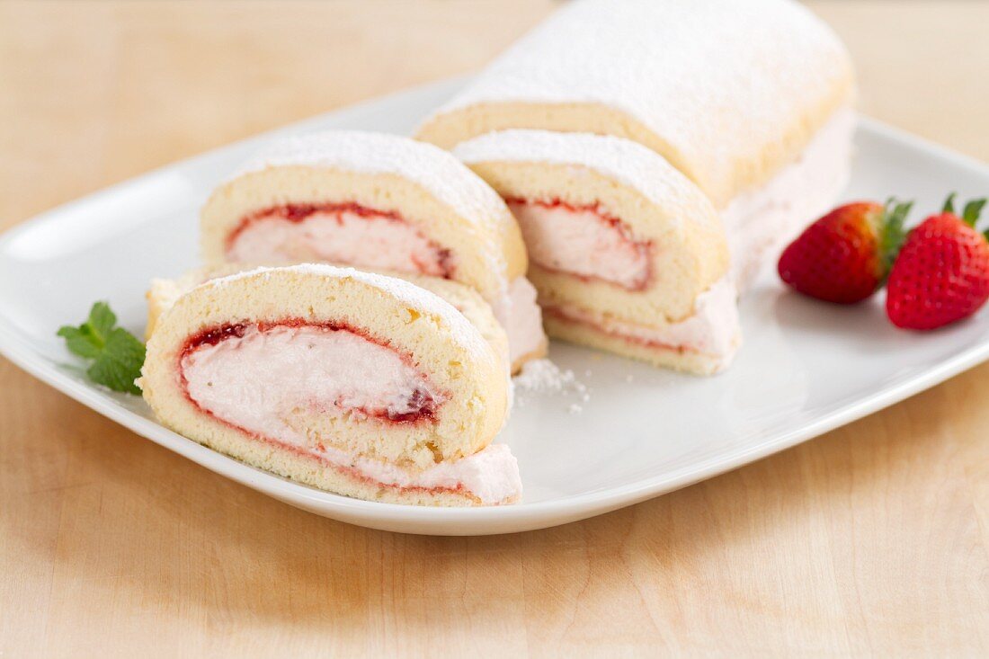 Swiss roll with strawberry cream