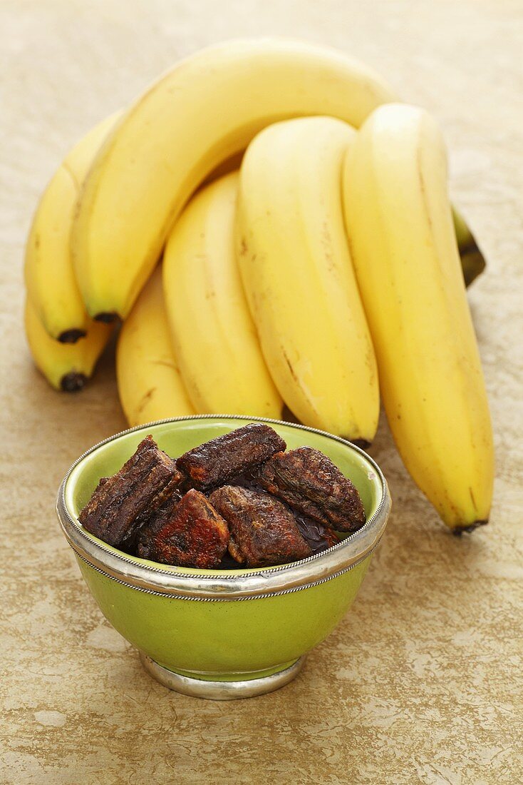 Fresh and dried bananas