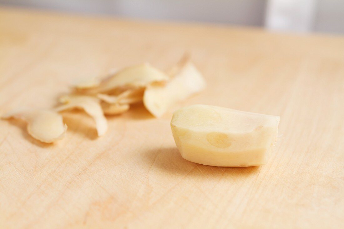 Peeled ginger root