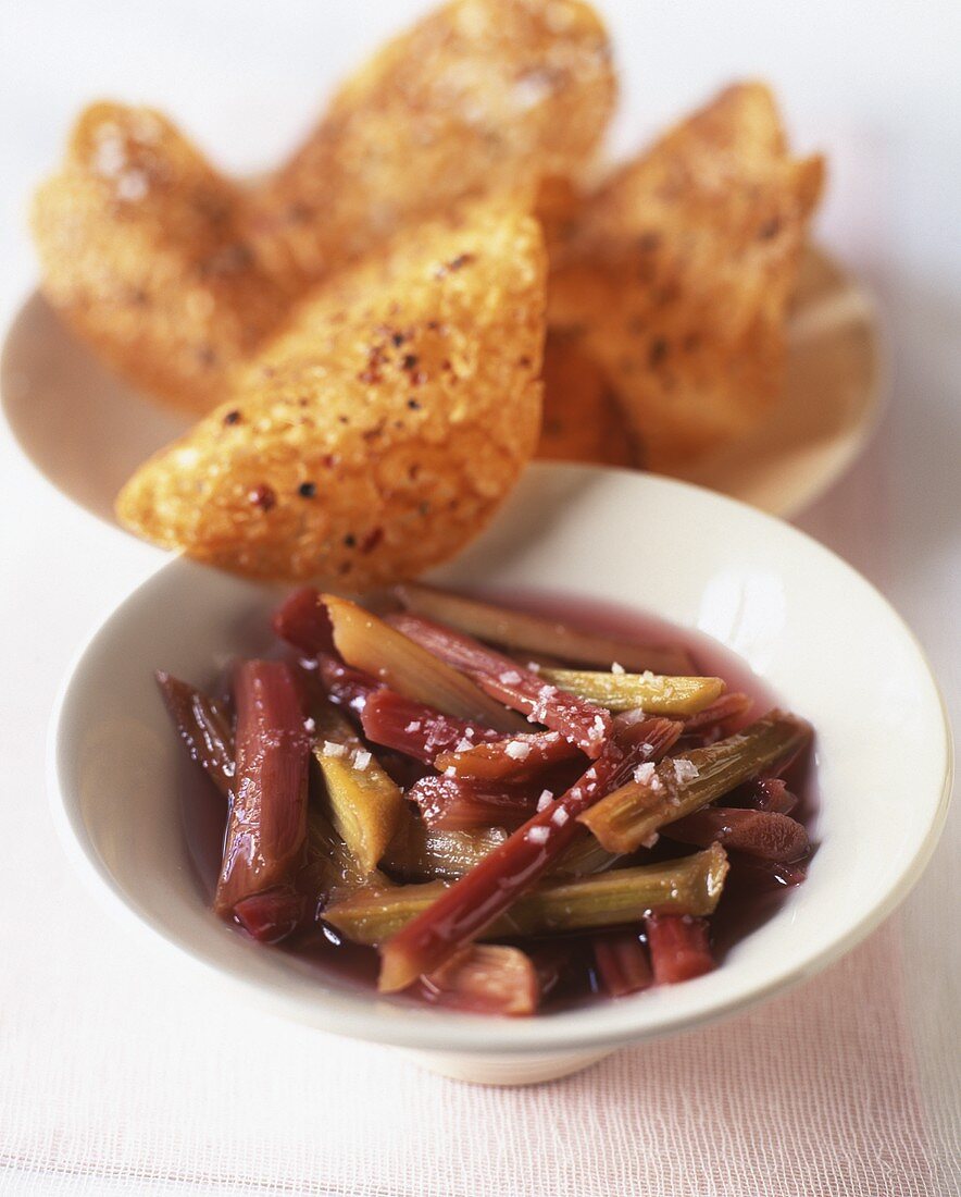 Rhubarb compote with sweet chips