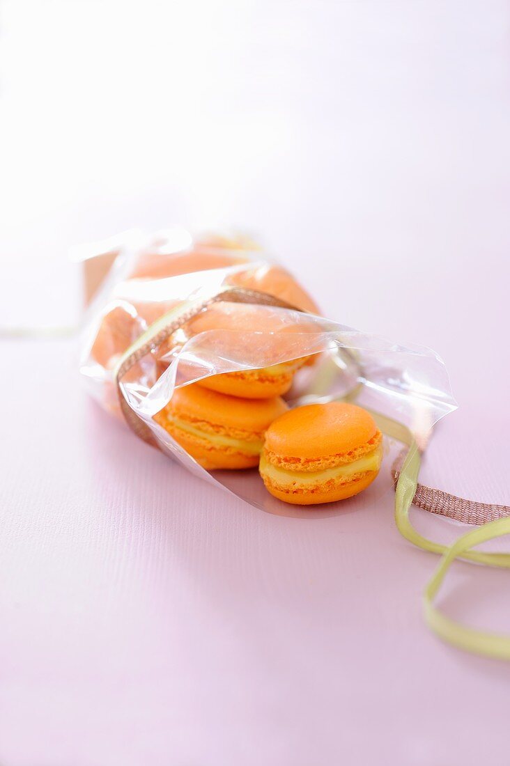 Orange-ginger macaroons for gift giving