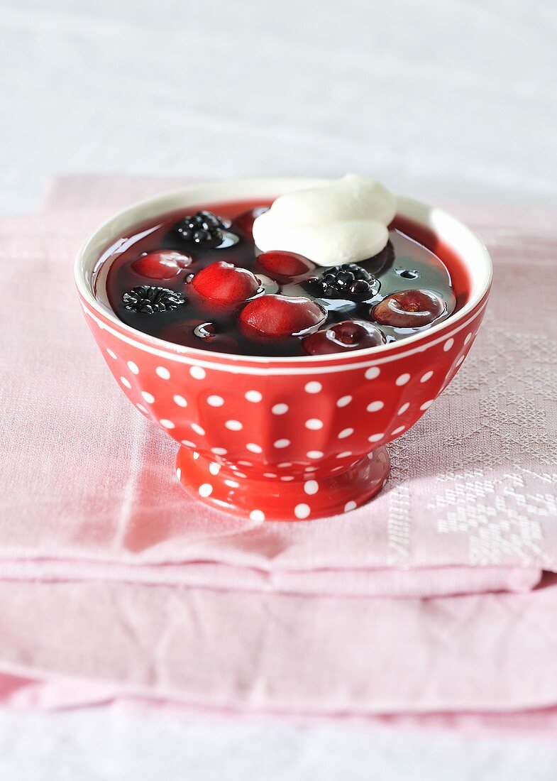 Red fruit jelly with blackberries