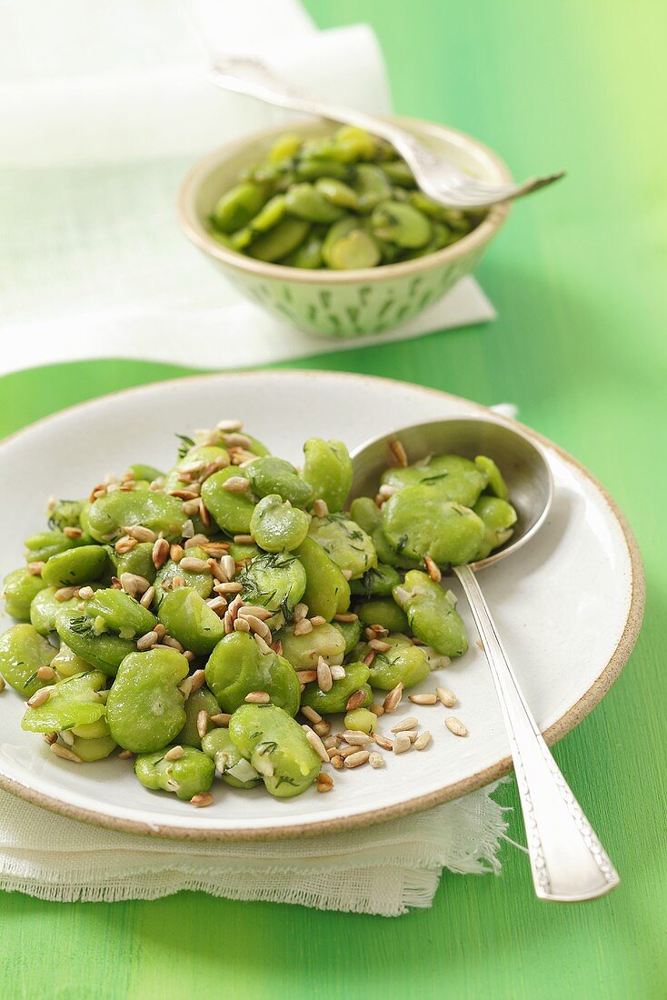 Lima beans with sunflower seeds and dill