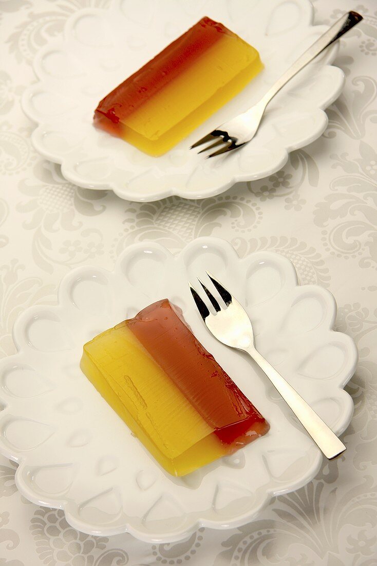 Grapefruit and orange jelly in slices