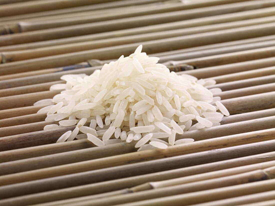 Long-grain rice on bamboo sticks