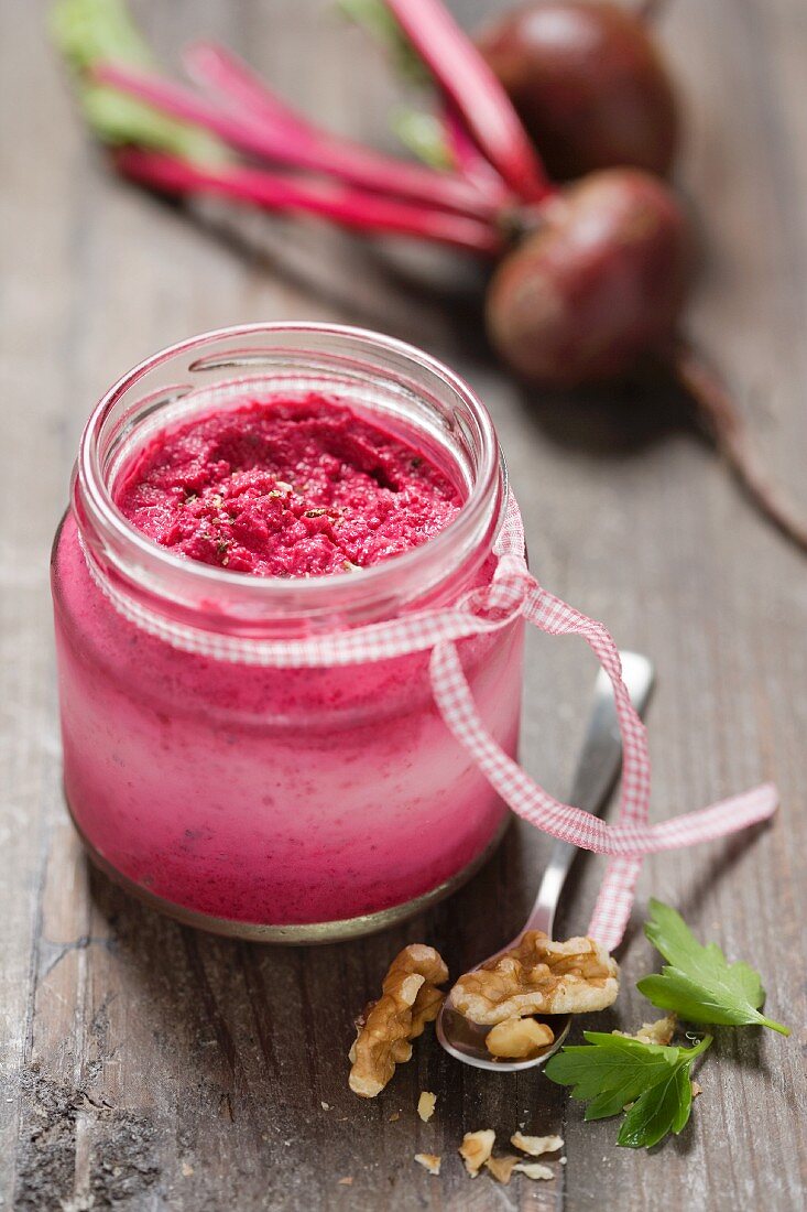 Beetroot spread with ricotta