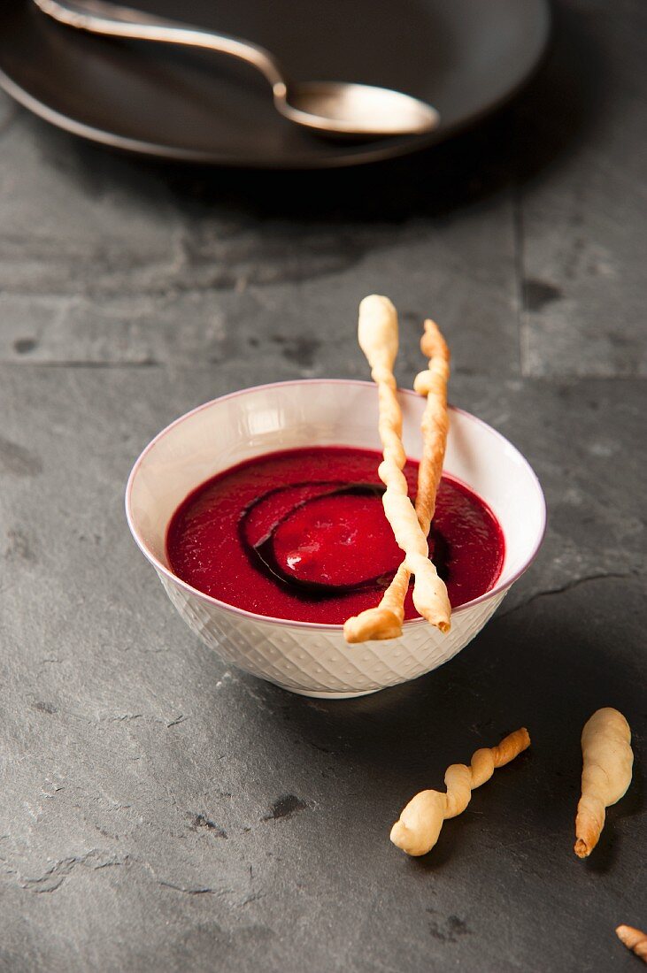 Beetroot soup with grissini