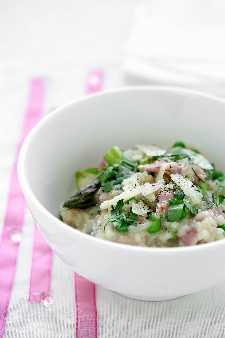 Risotto mit Erbsen, Spargel & Schinken