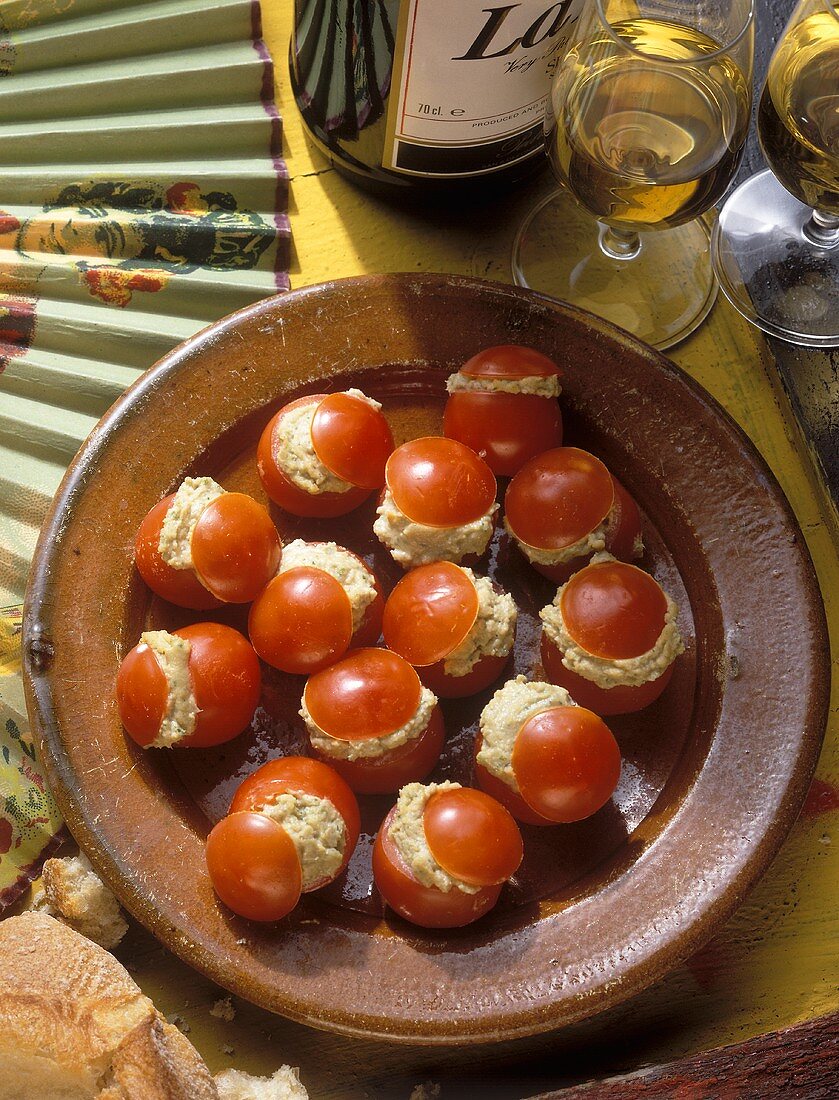 Stuffed Cherry Tomatoes with Tunny