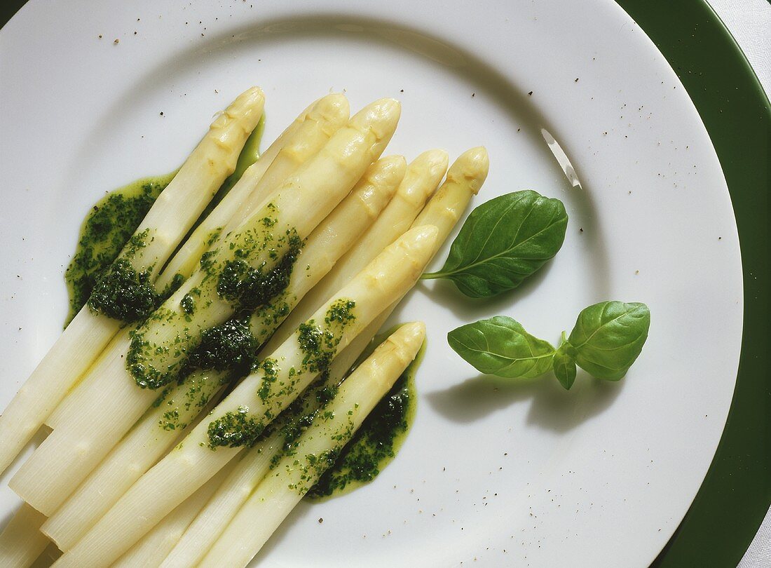 Spargel mit frischer Kräutersauce