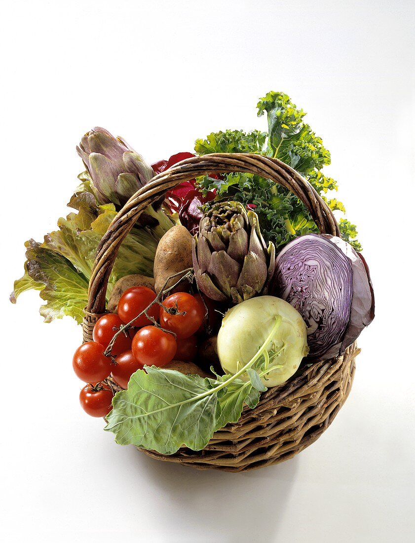 Einkaufskorb mit Gemüse