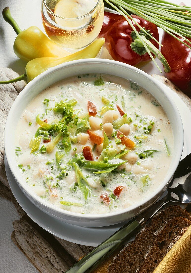 White Bean Soup with Leeks