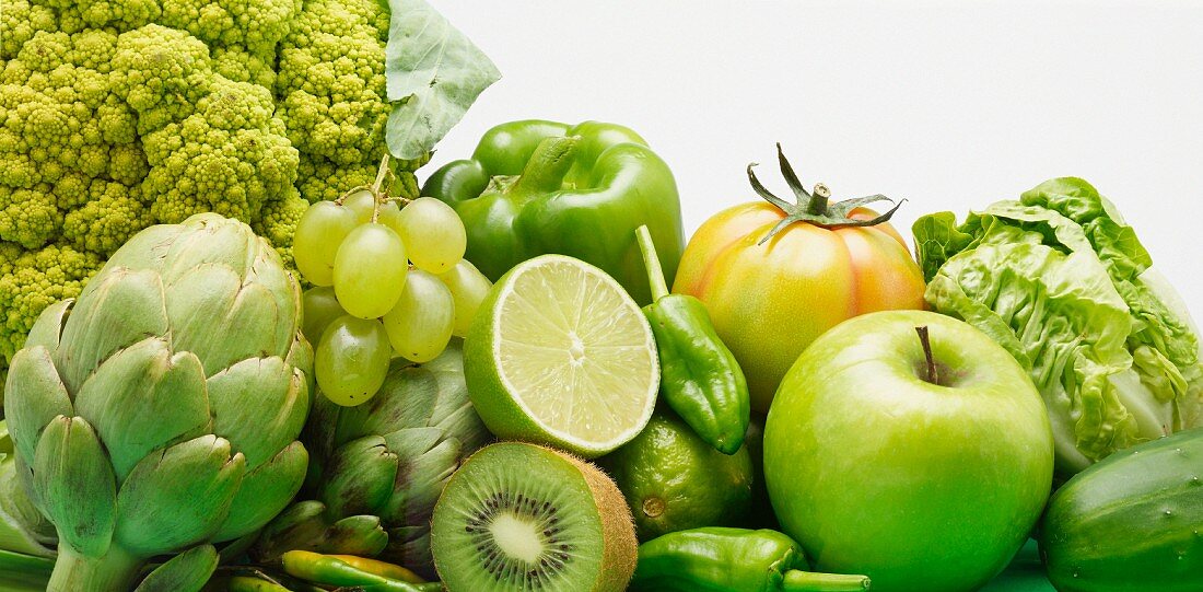 Verschiedene grüne Obst- und Gemüsesorten