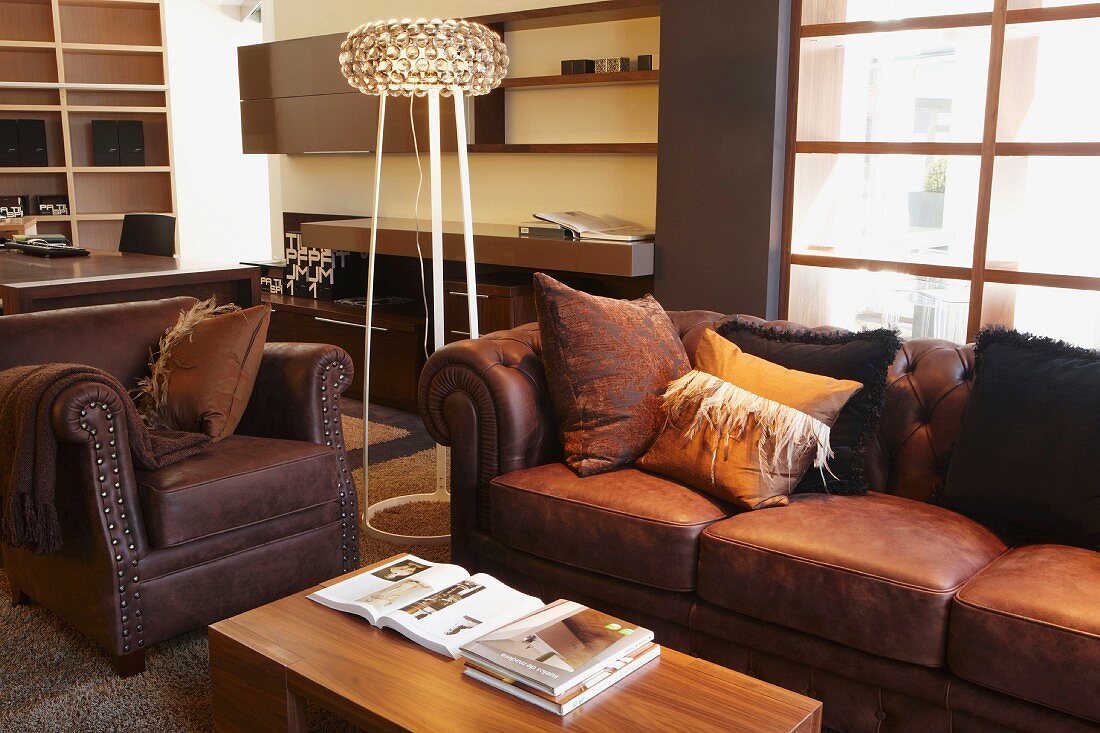 Sitting room in brown