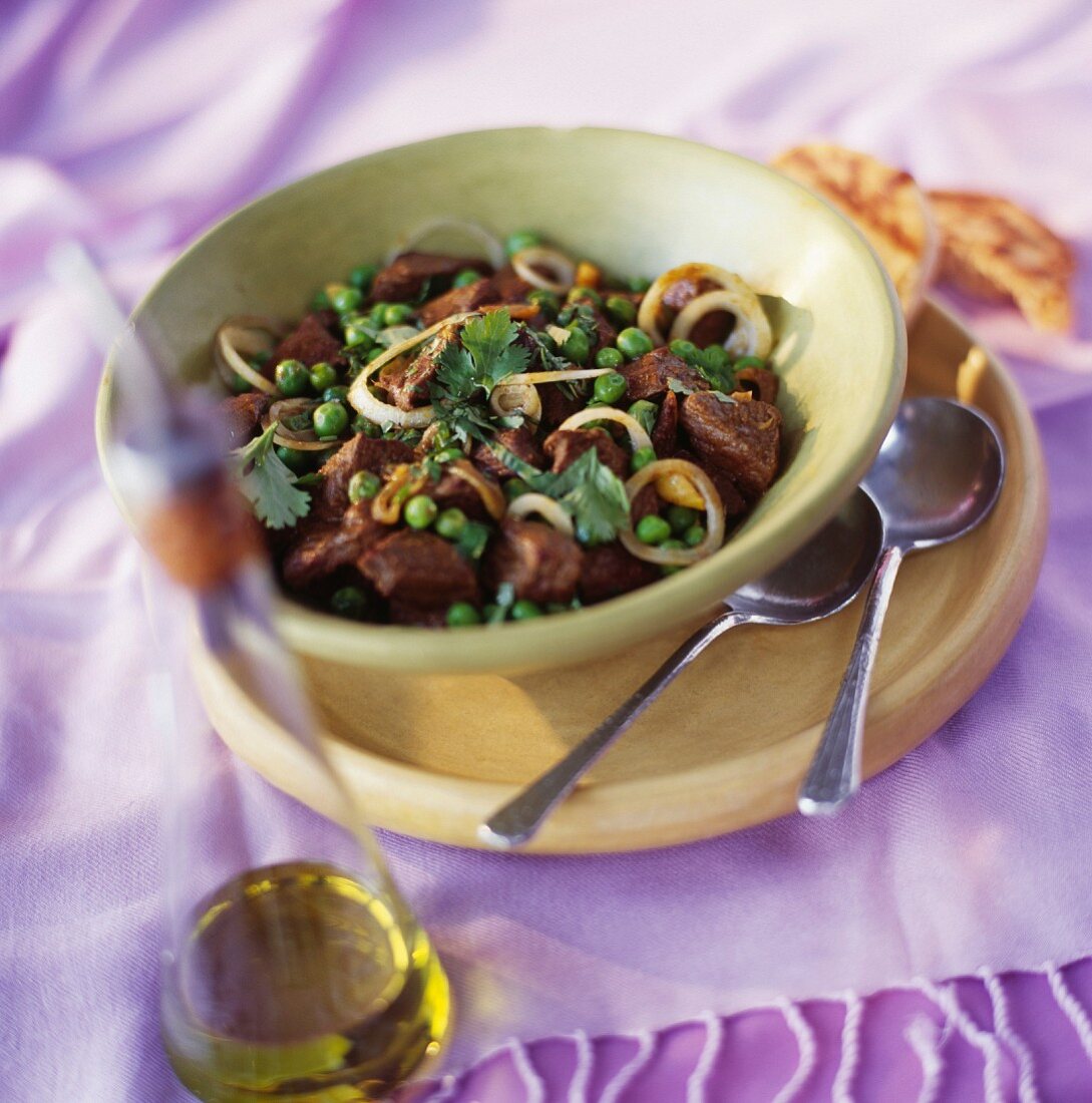 Beef curry with peas