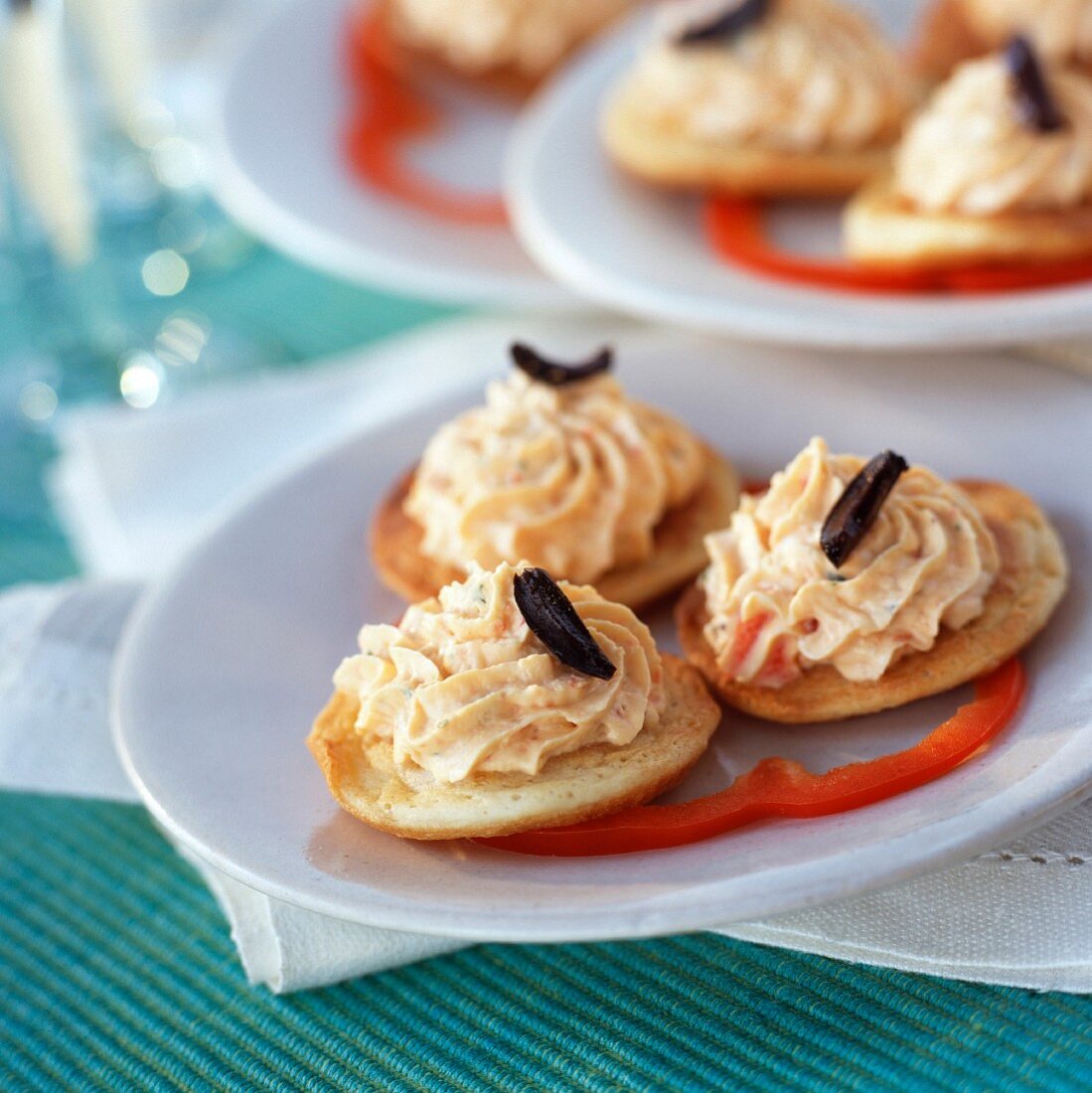 Blinis with pepper cream