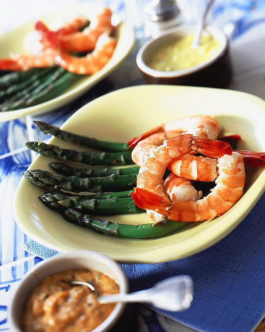 Fondue of warm prawns