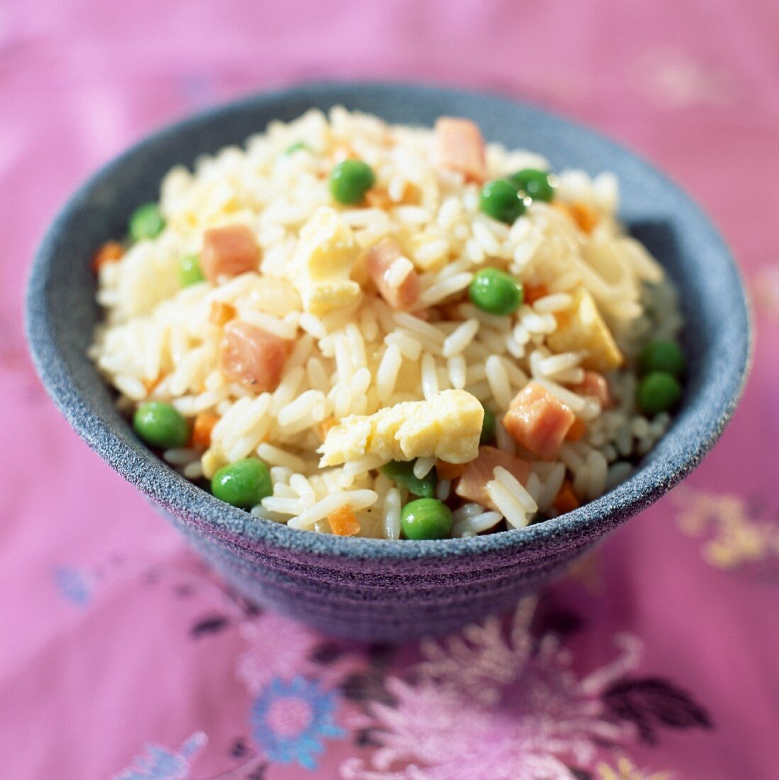 Schälchen mit kantonesischem Reis