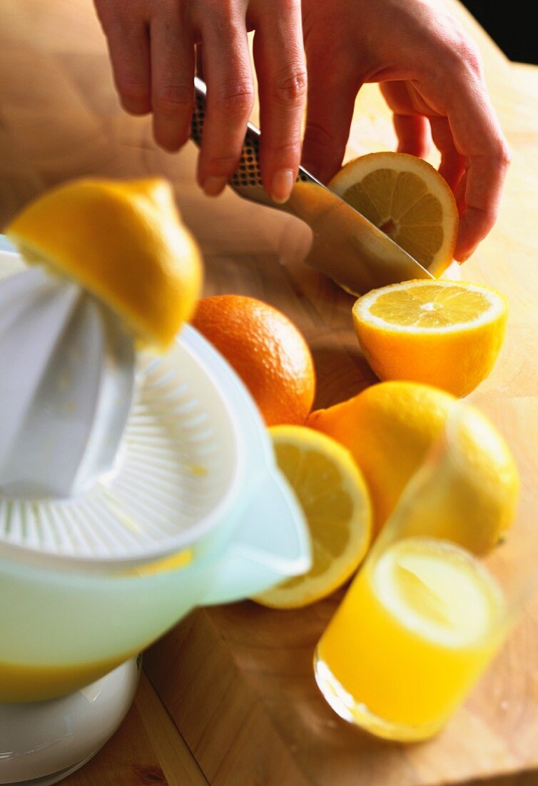 squeezing lemon juice