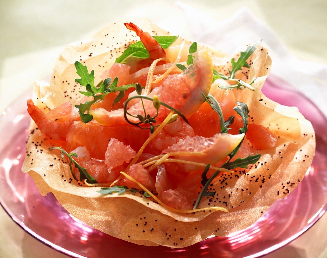 Grapefruit, smoked salmon and prawn salad