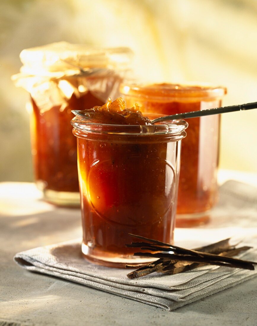 Orangen-Bananen-Marmelade mit Zimt