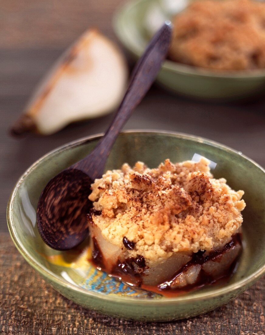 Pear and chocolate crumble