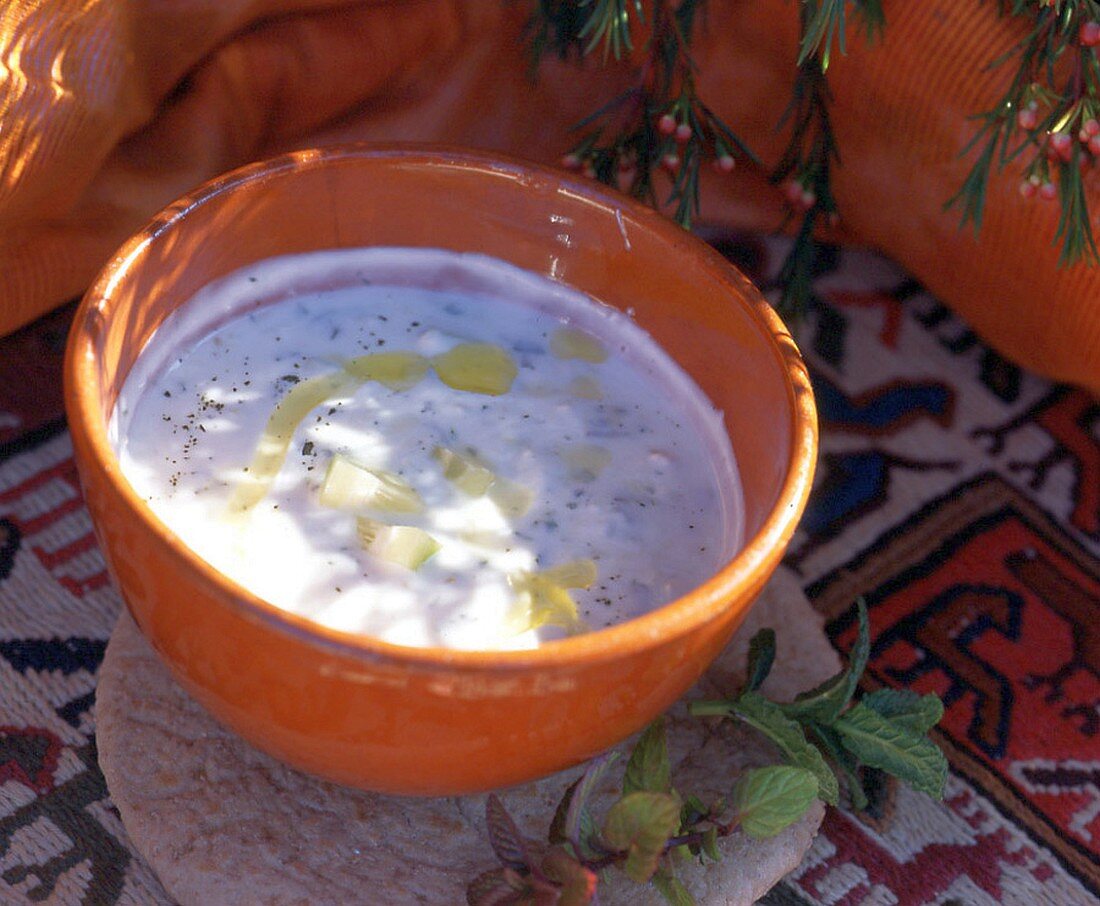 Marokkanischer Gurken-Joghurt-Dip