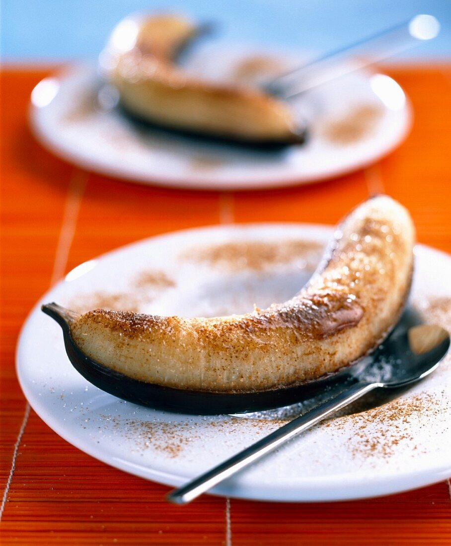 Banana baked in the oven with cinnamon