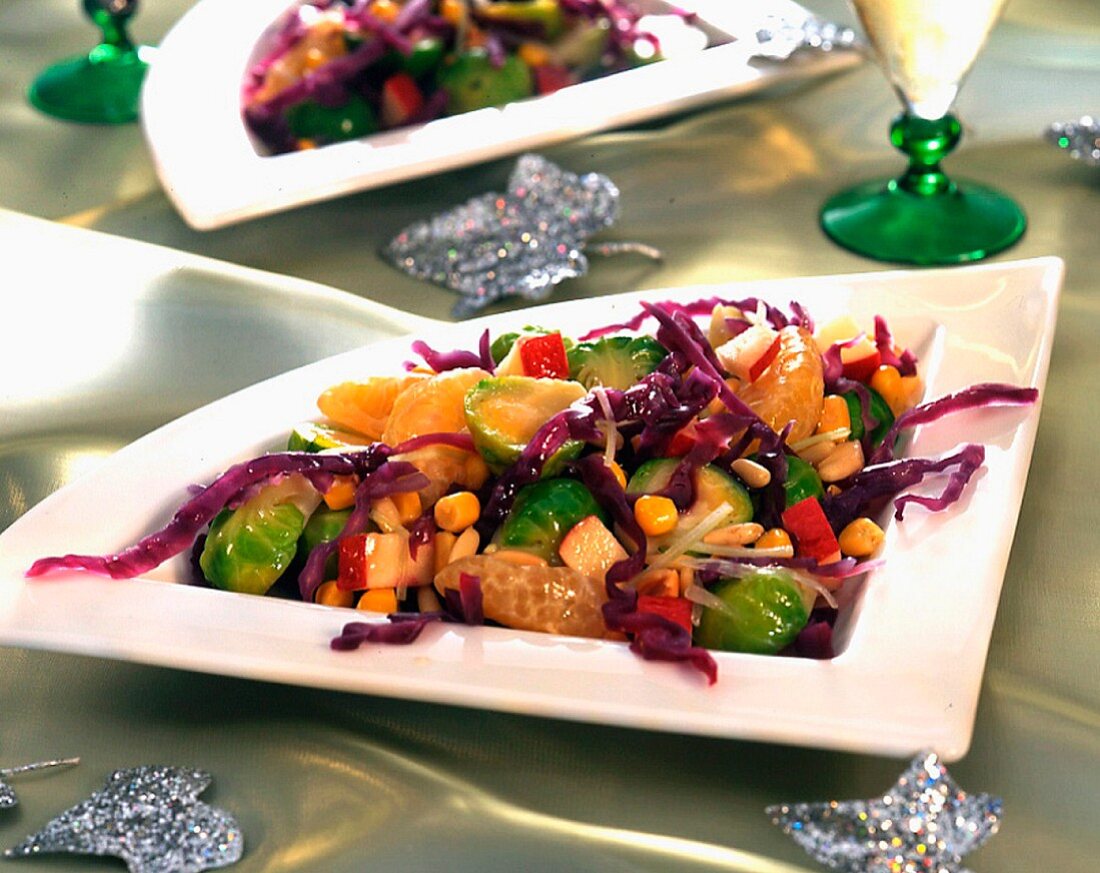 Red cabbage and hazelnut salad