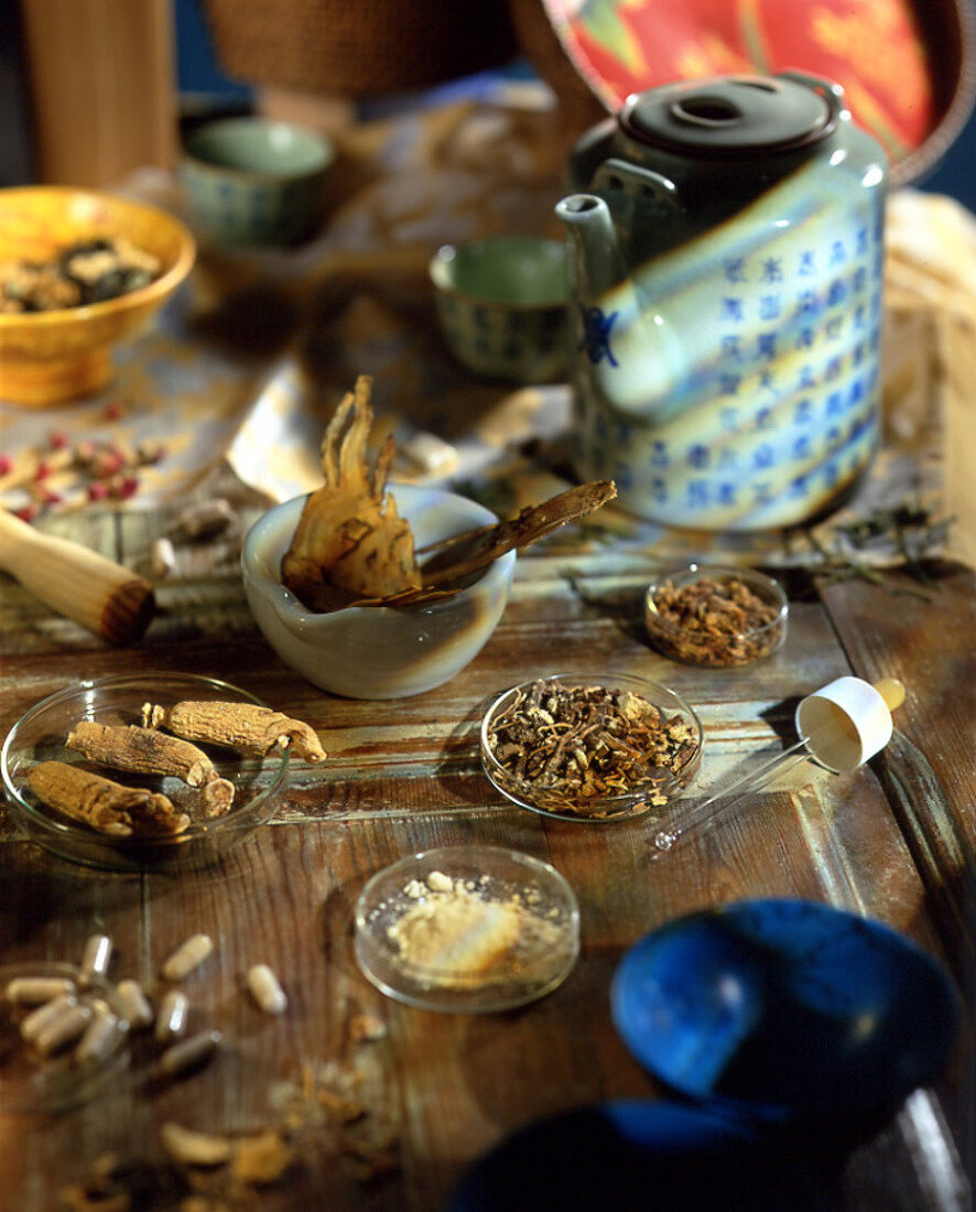 Chinesische Gewürze, Naturheikräuter und Tee