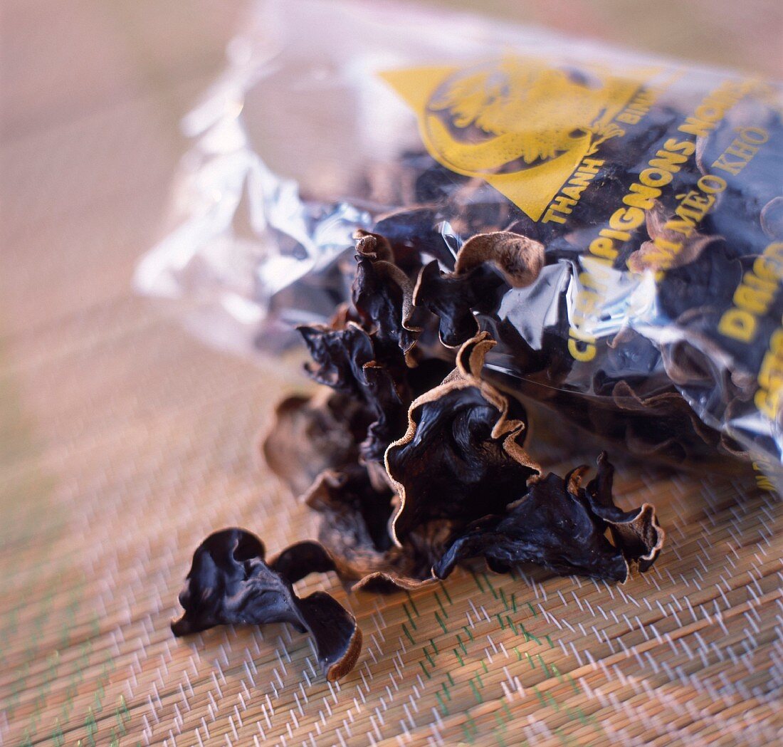 Black Chinese mushrooms