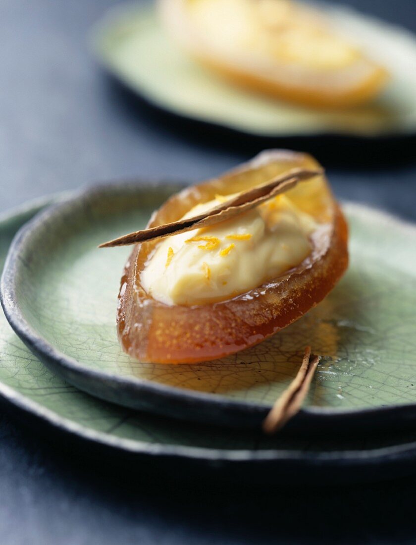 Kandiertes Orangenschiffchen mit Zimt