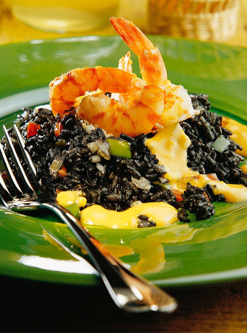 Black rice with prawns