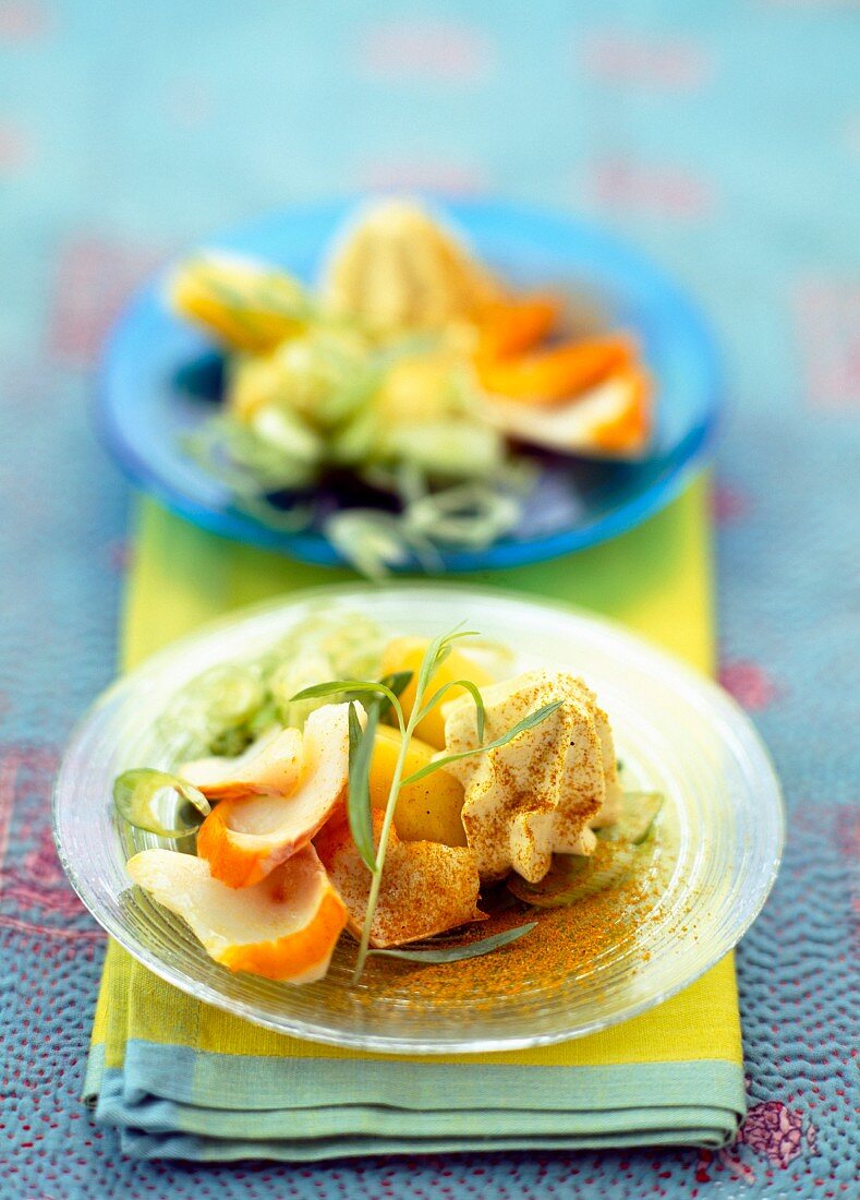 Lauwarmer Salat mit Schellfisch, Kartoffeln und Currysahne