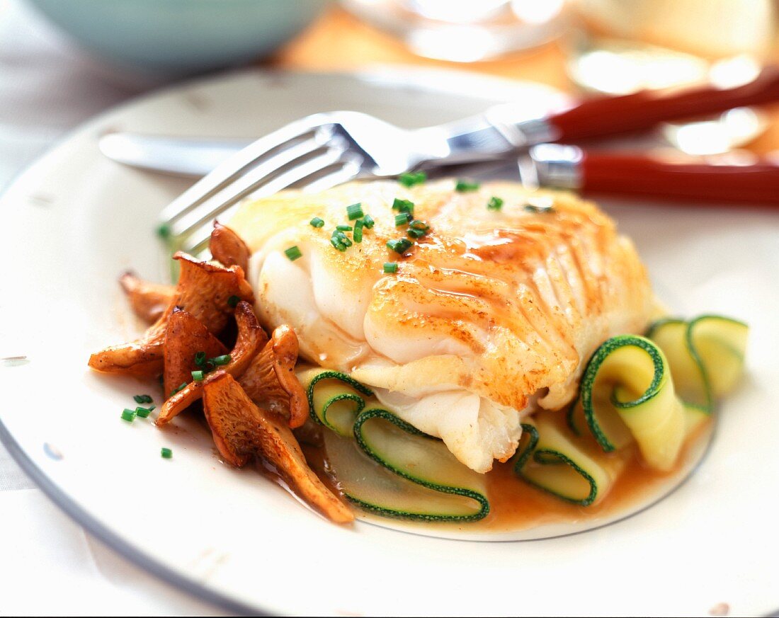 Fillet of cod with Chanterelle mushrooms and courgettes