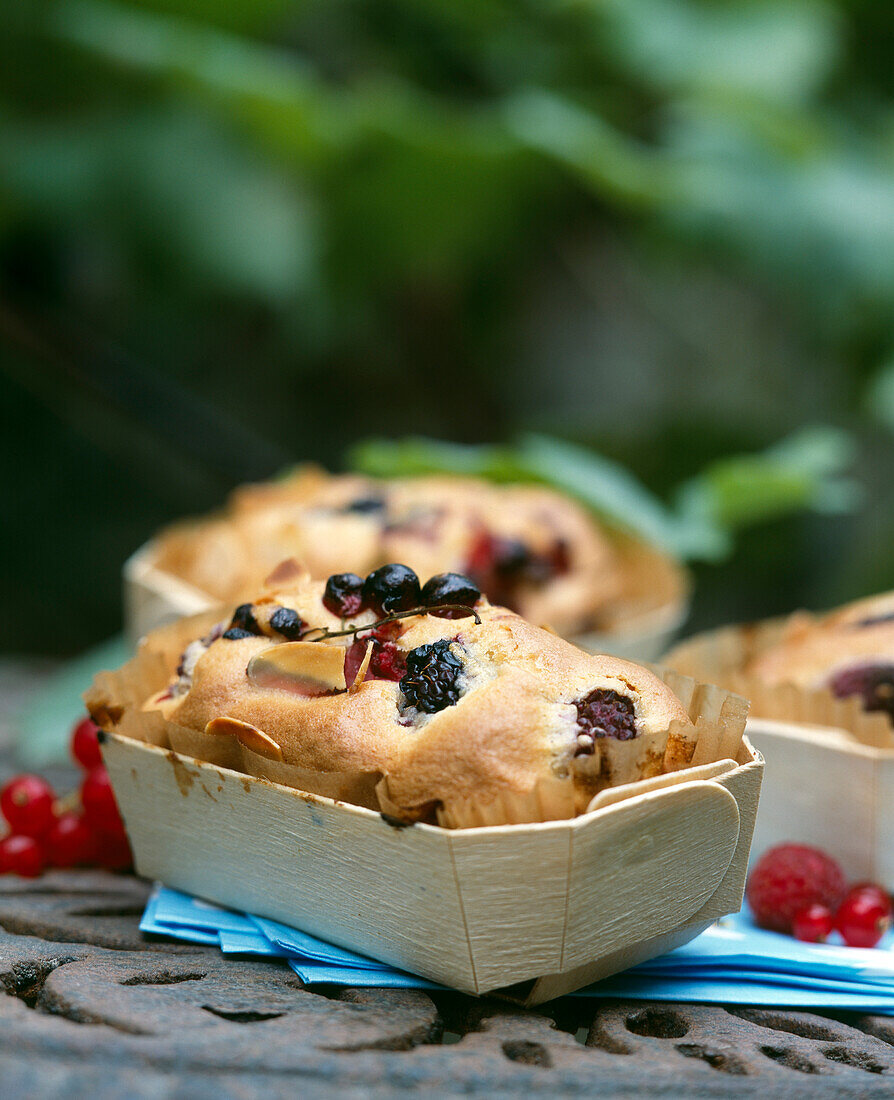 Summerfruit and almond mini cakes