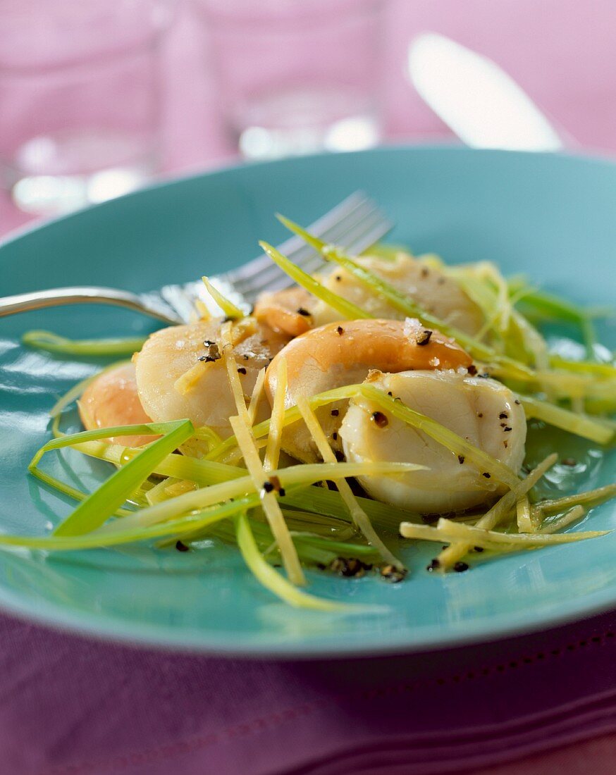 Scallops with leeks