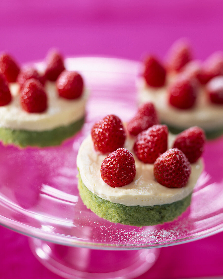 Strawberry, cream and pistachio delight