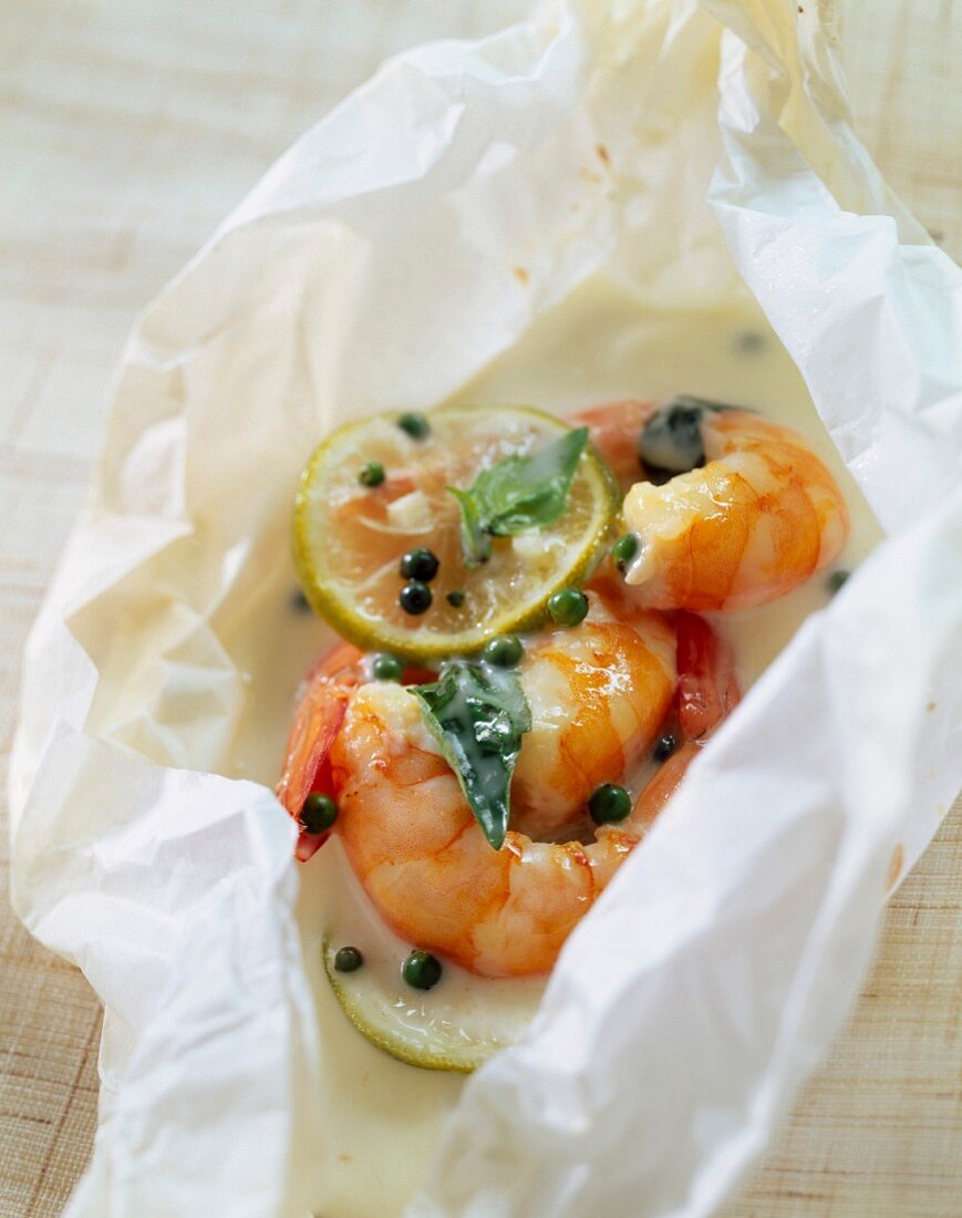 Gamba prawns with green peppercorns