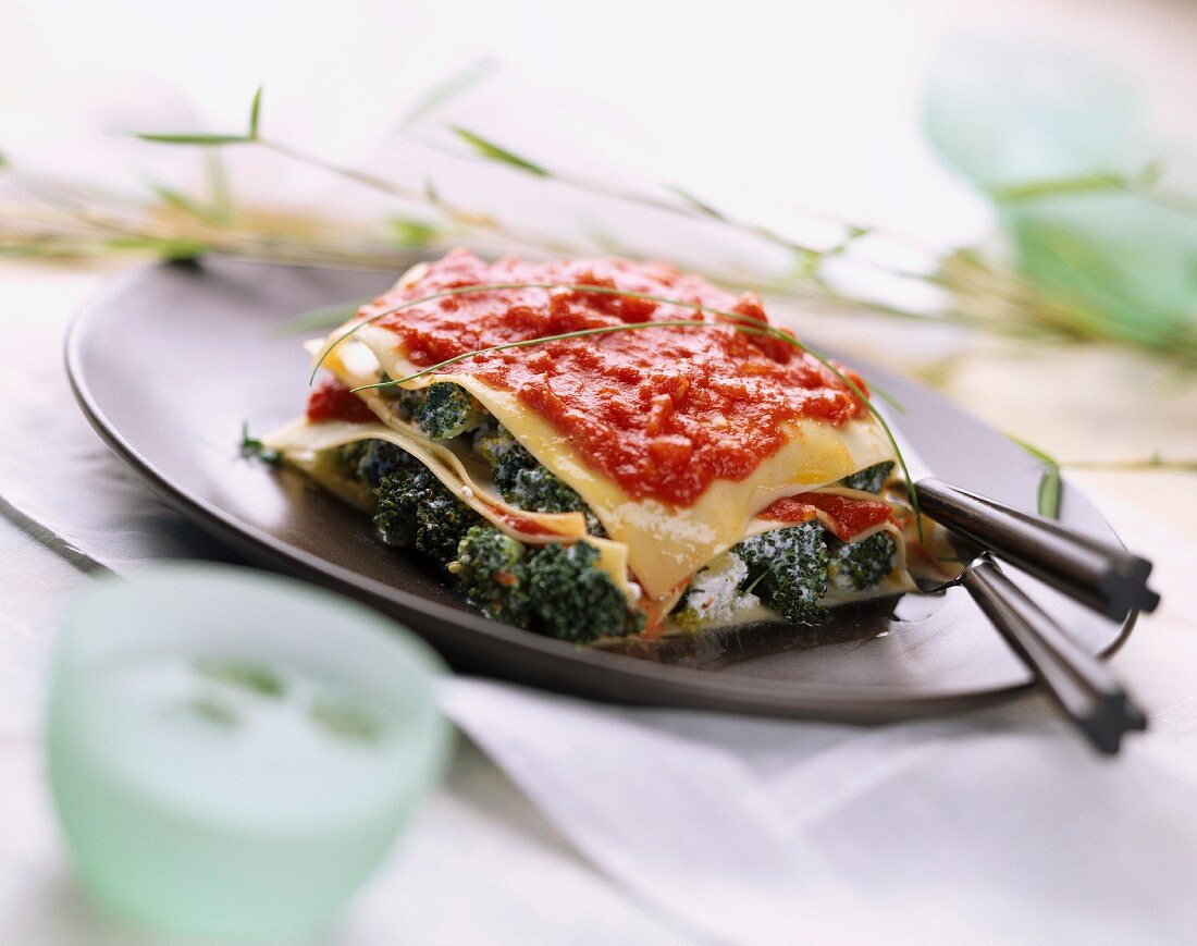 Broccoli and tomato lasagne