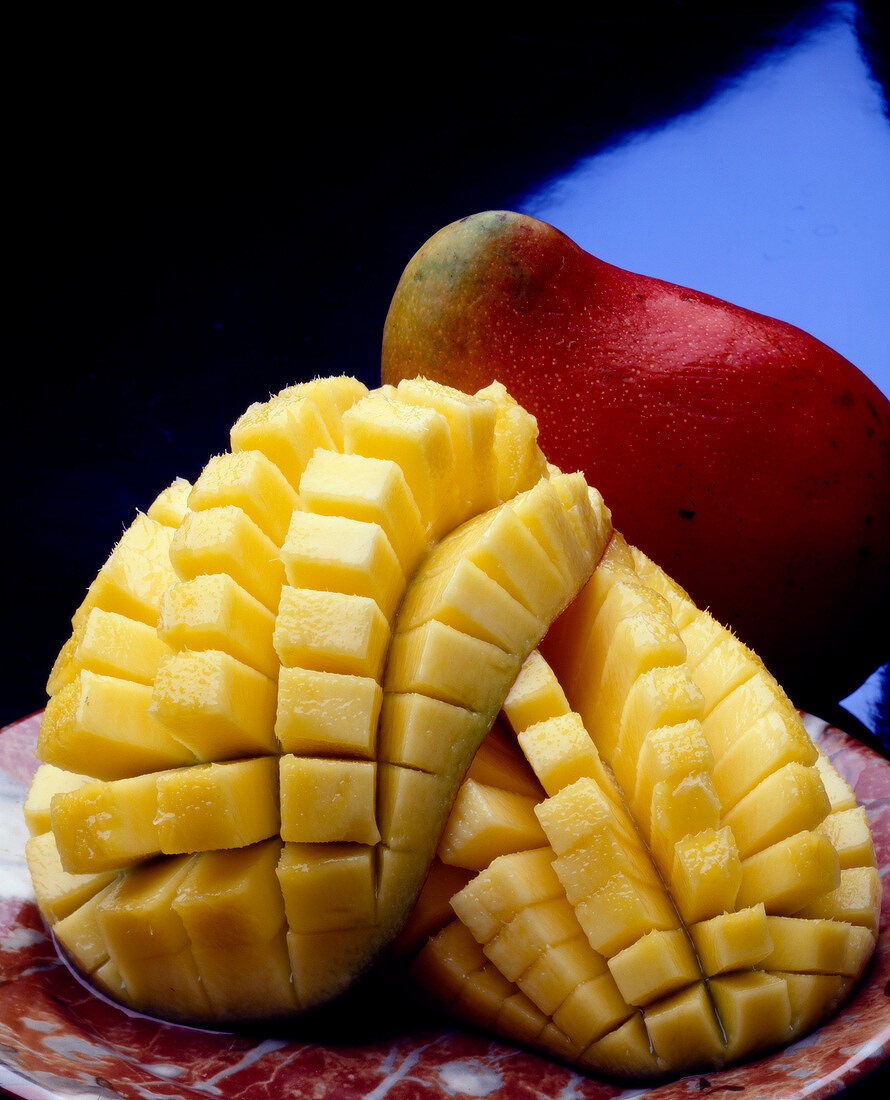 In Würfel geschnittene Mangostücke
