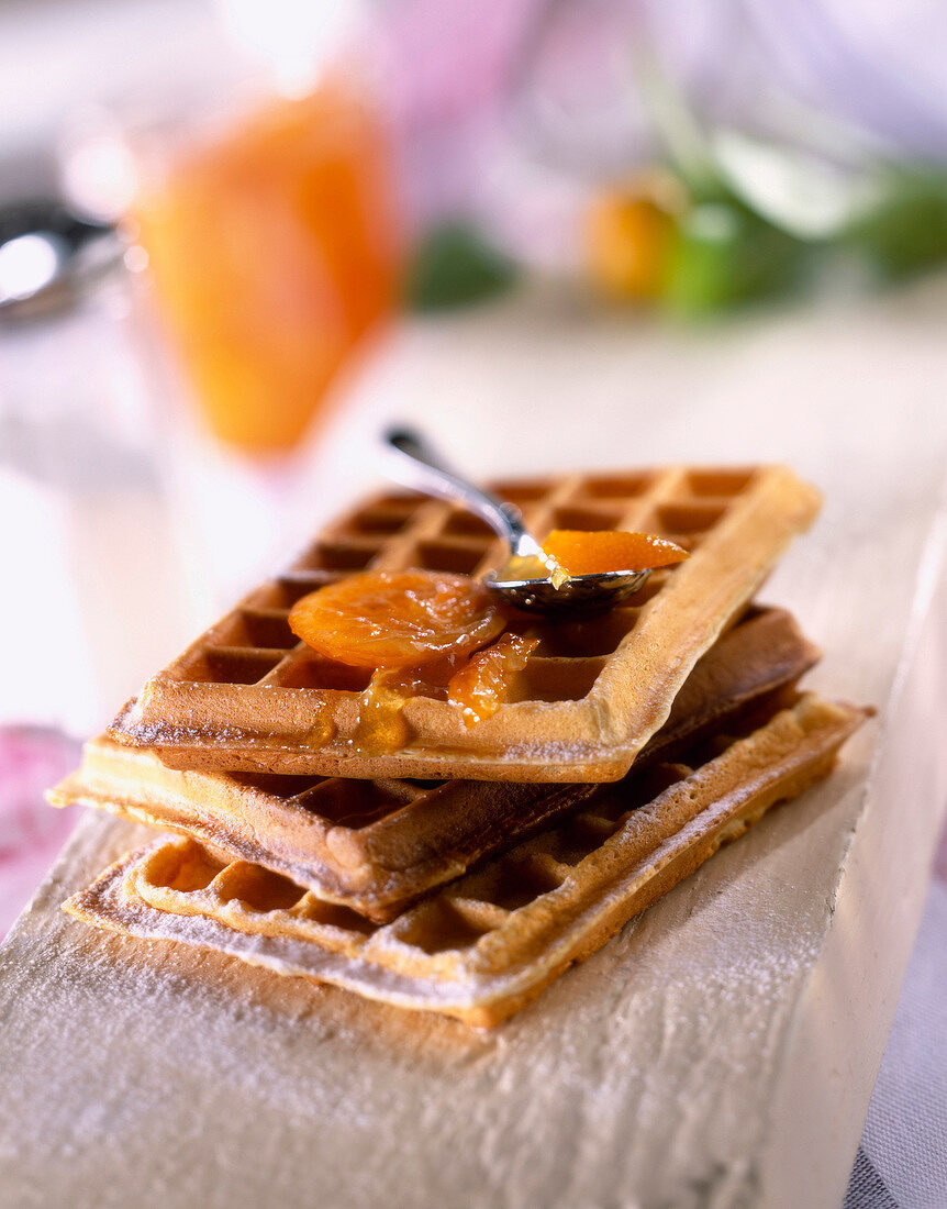 Waffeln mit eingemachten Clementinen