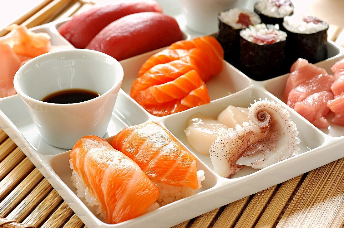 Tray of sushis, makis and sashimis
