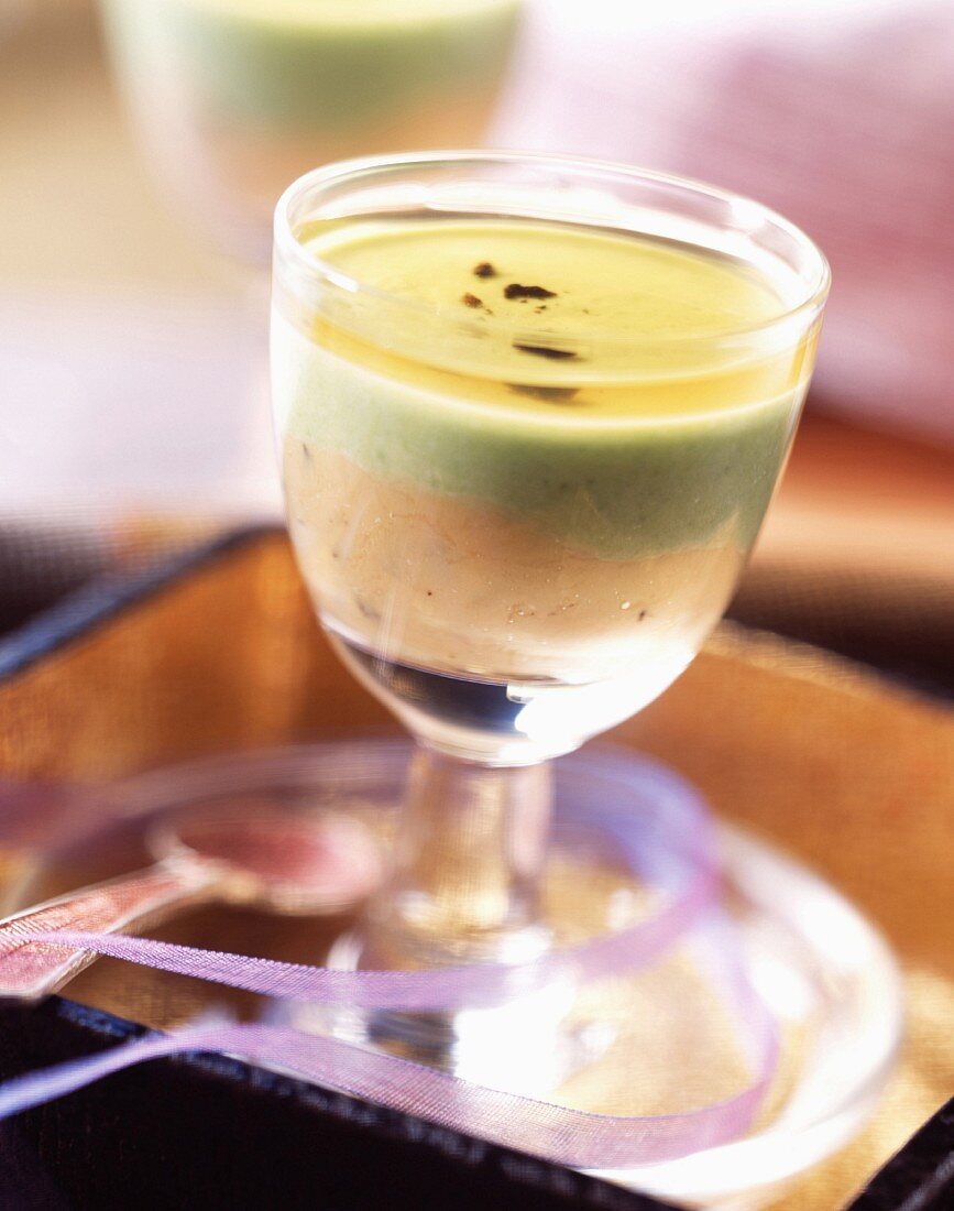 Foie gras and peas in jelly mousse