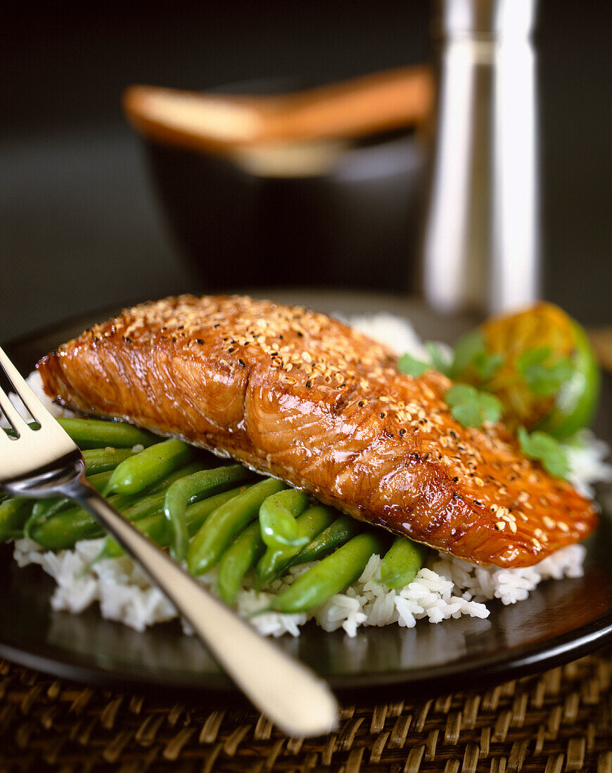 grilled salmon with sesame seeds