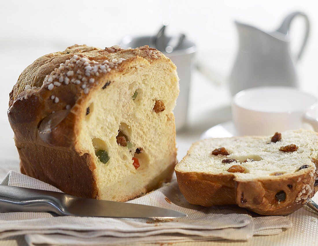 Raisin brioche