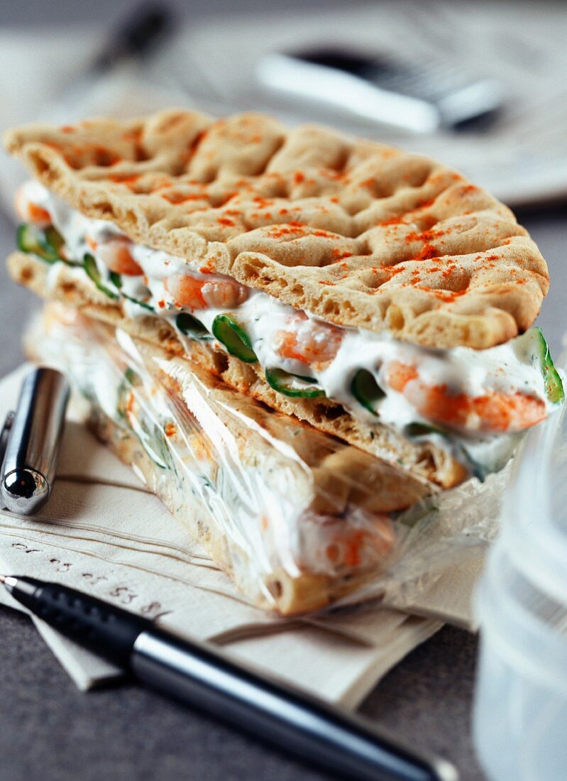 Knäckebrotsandwich mit Krabbensalat