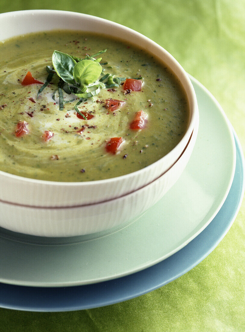 chilled courgette and sweet curry soup